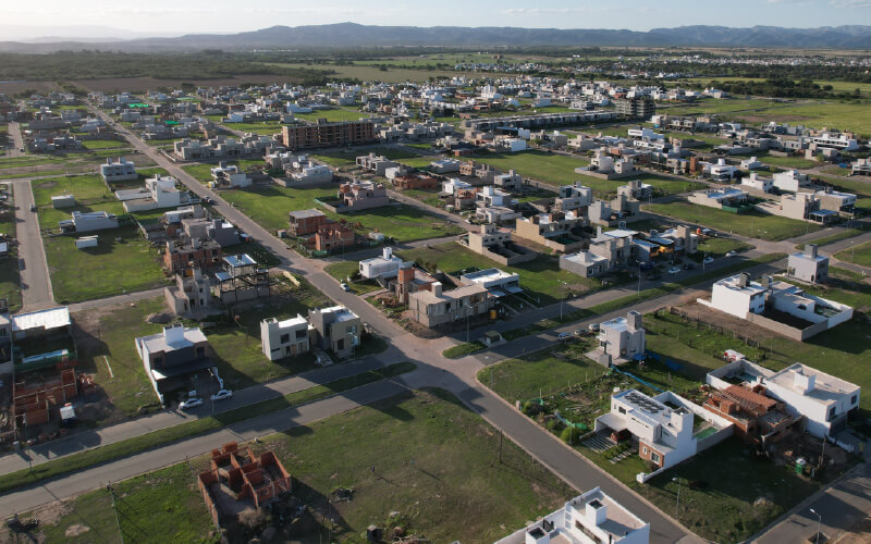 Mza 036
    Lote 43